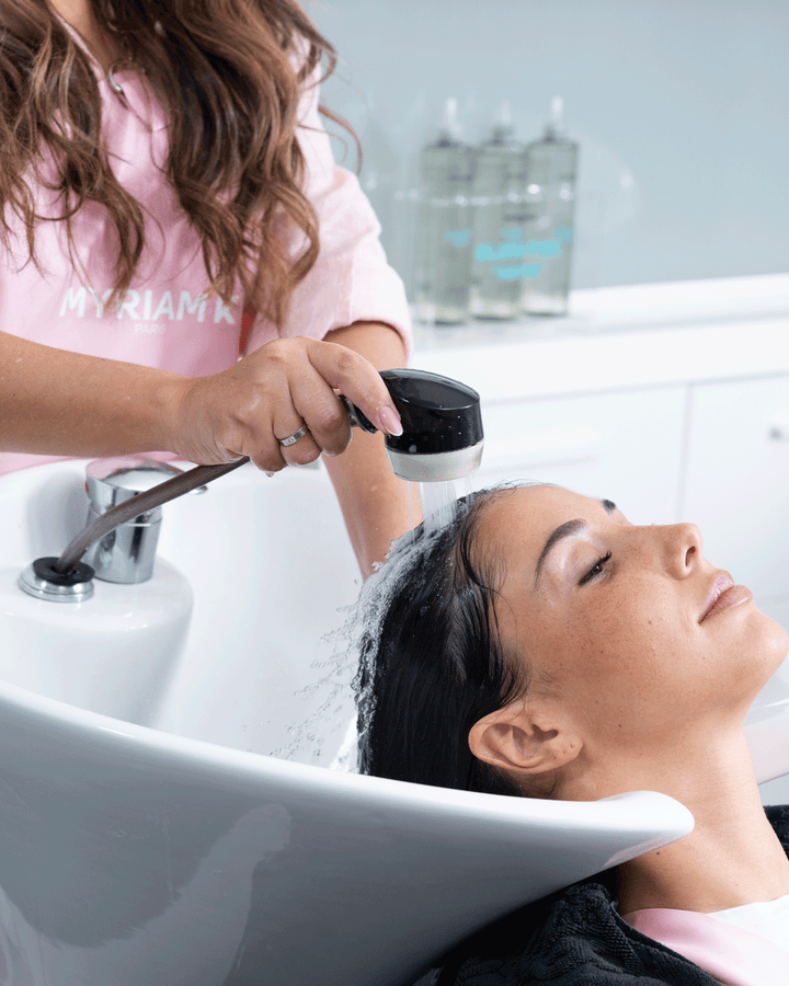 Résultat avant/après BlowdryxWater Myriam•K Paris®, soin lissant instantané pour cheveux doux, brillants et légers