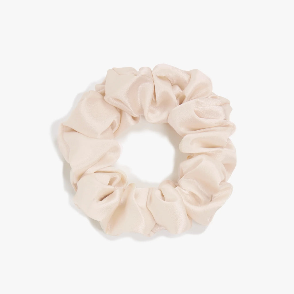 Chouchou en soie nude Myriam•K Paris® taille L, qualité 6A – 16 momme, pour attacher les cheveux sans casse et avec élégance
