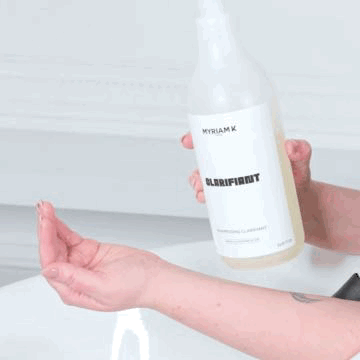 Shampoing professionnel clarifiant Myriam•K Paris®, nettoyant intense pour éliminer résidus, sébum et pollution du cuir chevelu